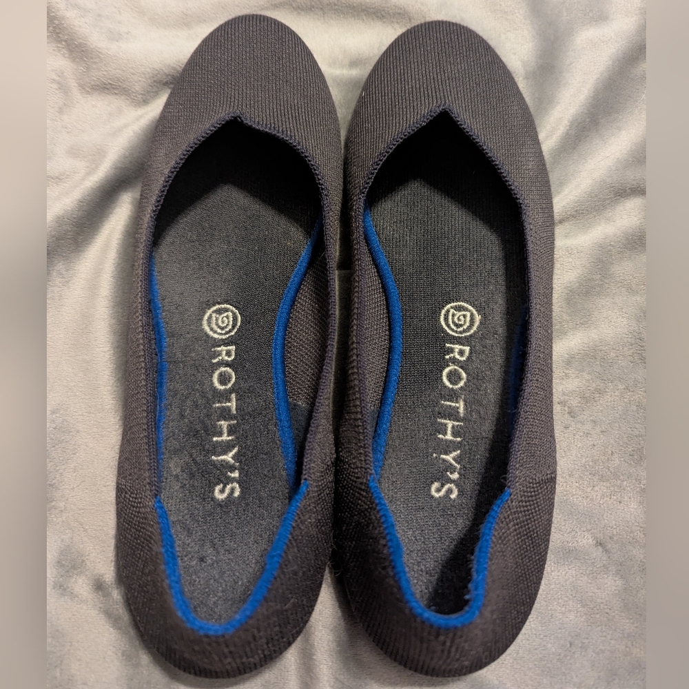 Rothy's Women's Black and Blue Round Top Flats